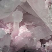 Mn-bearing Calcite with Quartz, Sphalerite, Calcite and Rhodonite