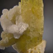 Brazilianite on Muscovite with Clevelandite