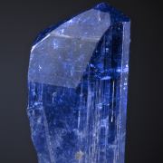 Zoisite var. Tanzanite - gem crystal