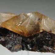 twinned Calcite on Sphalerite 