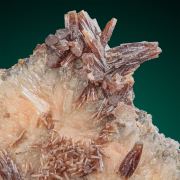 Pyromorphite  on Baryte