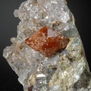 Scheelite on Quartz