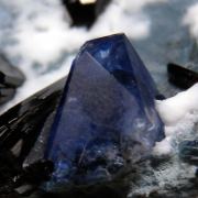 Benitoite, Neptunite