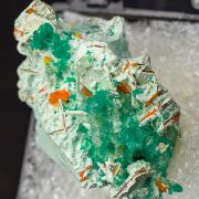 Dioptase with Wulfenite