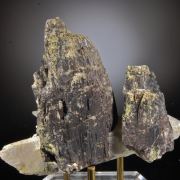 Hubnerite (exceptional, largest from Yaogangxian!) on Quartz with Helvite