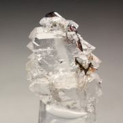 BROOKITE, QUARTZ var. FADEN