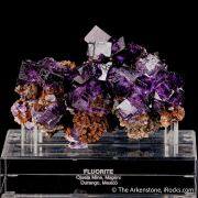Fluorite (red fluorescence)