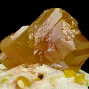 Wulfenite, phosphohedyphane