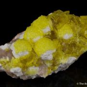 Jouravskite on Xonotlite with Bultfonteinite