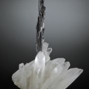 Hubnerite on Quartz