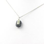 Raw Sapphire necklace. 14.28 ct.
