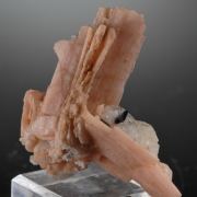 Serandite with Analcime, Aegirine