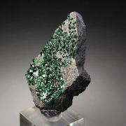 GARNET var. UVAROVITE, CALCITE