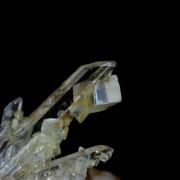 Dolomite + Quartz. 190.0 ct.