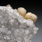 Stilbite, Calcite