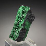 GARNET var. UVAROVITE