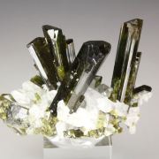 EPIDOTE, QUARTZ