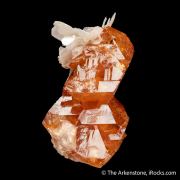 Scheelite with Muscovite