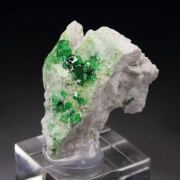 gem GARNET var. GROSSULAR var. CHROMIAN, CHROMITE