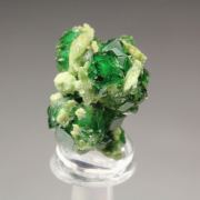 gem GARNET var. GROSSULAR var. CHROMIAN, CHROMITE
