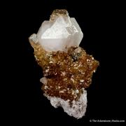 Tarnowitzite on Smithsonite, with Cerussite
