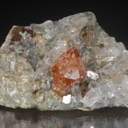 Scheelite on Quartz