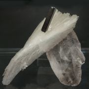 Eudidymite with Aegirine and Quartz