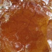 Opale / (variété - « Opal-AN ») / (variété - « Hyalite Opal ») / (« Blood Vessel Opal ») / Localité - San Luis Potosi, Mexique
