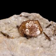 Bastnäsite-(Ce) with Allanite-(Ce)