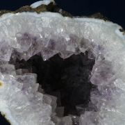 Quartz (var. Amethyst) geode