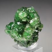 gem GARNET var. GROSSULAR var. CHROMIAN, CHROMITE