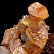 Wulfenite, quartz