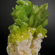 Pyromorphite (fine hoppered crystals)