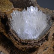 Hemimorphite on Goethite