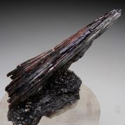 Kermesite with Valentinite, Paakkonenite