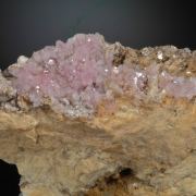 Rose Quartz well crystallized with Eosphorite