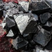Franklinite with Zincite
