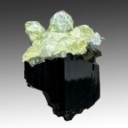 Tourmaline schorl, opal var. hyalite
