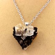 Necklace raw Fluorite + Quartz. 40.73 ct.