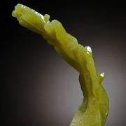 Pyromorphite - elongated, curved and stacked crystals