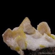Wulfenite with Calcite