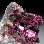 Erythrite on Quartz