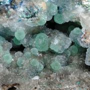 Cuprodongchuanite with Hemimorphite and Veszelyite