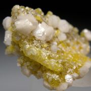 Calcite on Willemite