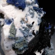 Benitoite, Neptunite