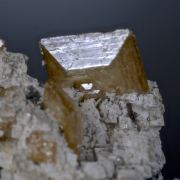 Wulfenite on Dolomite 