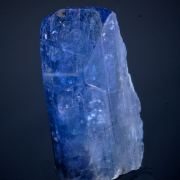 Tanzanite (gem blue Zoisite) 