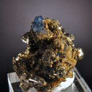 Scorodite on Pyrite