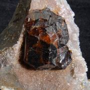 Sphalerite on Quartz with Calcite