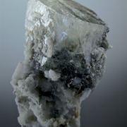 Hydroxylherderite